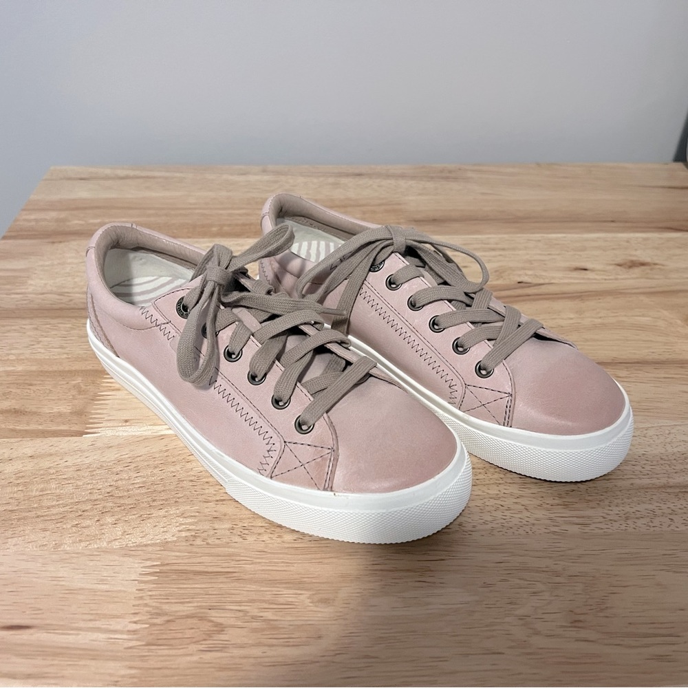 Taos Plim Soul Lux Sneakers in Pink Shell Size 8